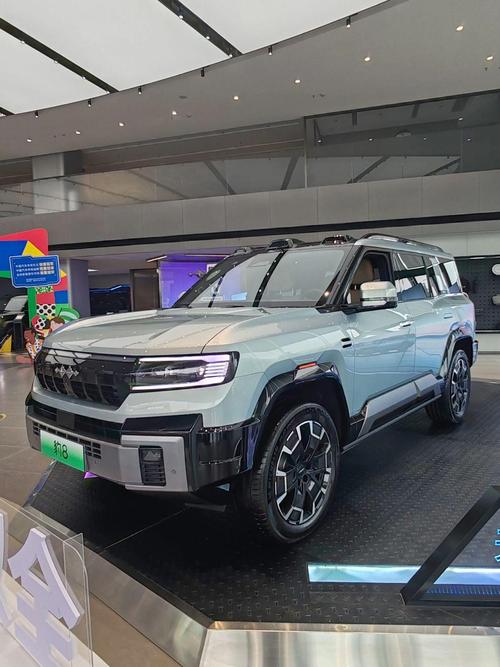 重庆44比亚迪方程豹硬派越野的爆款，英菲尼迪35周年与你共成长